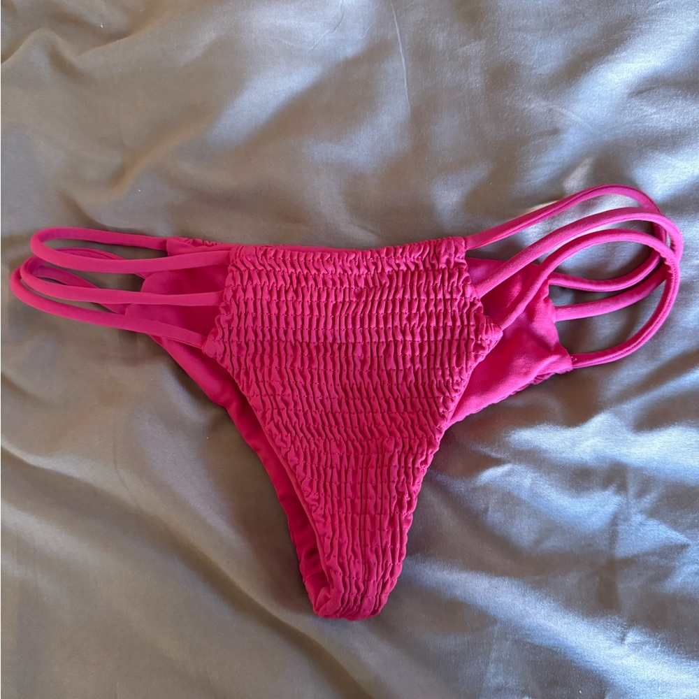 Red indah bottoms 🤍